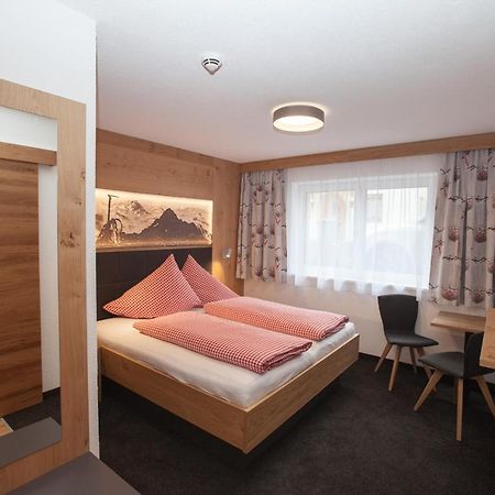 Haus Kuechelspitz Panzió Ischgl Kültér fotó