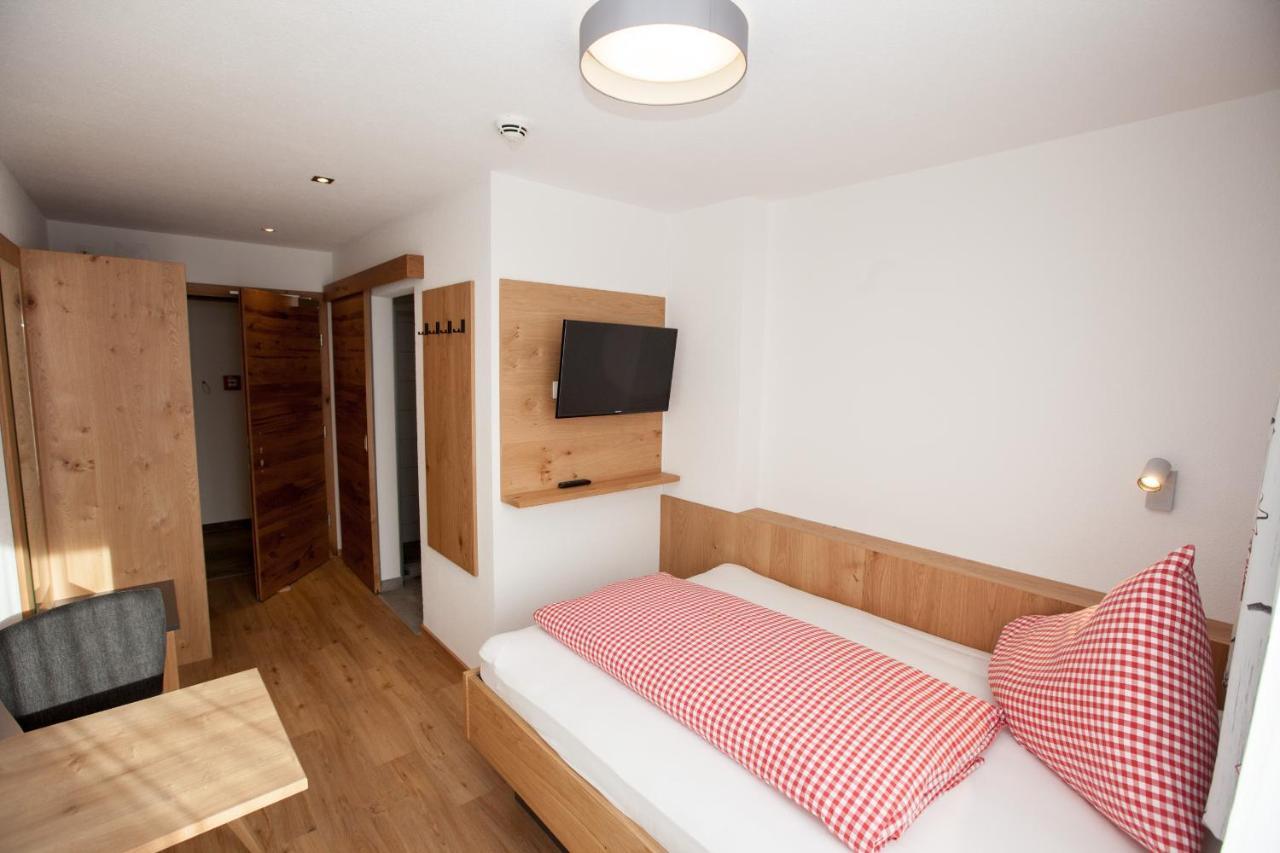 Haus Kuechelspitz Panzió Ischgl Kültér fotó