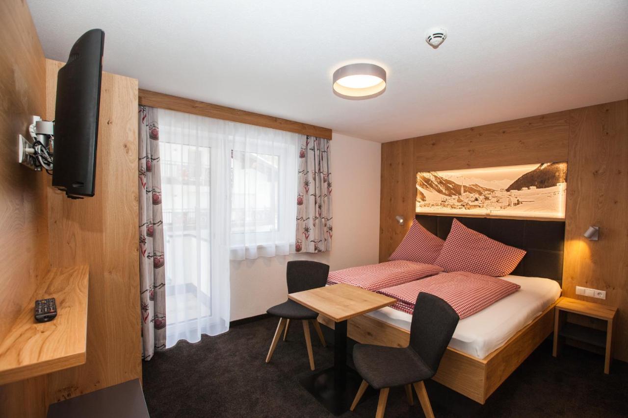 Haus Kuechelspitz Panzió Ischgl Kültér fotó