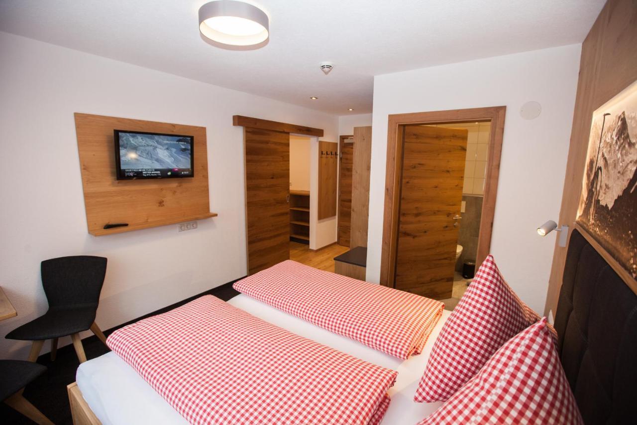 Haus Kuechelspitz Panzió Ischgl Kültér fotó